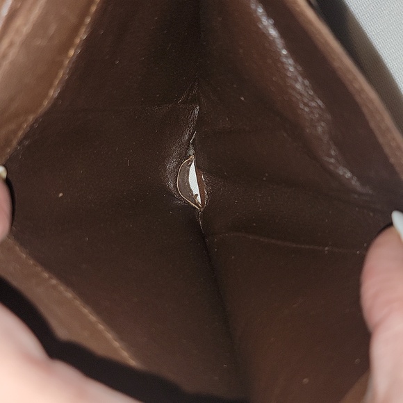 Authentic Gucci short wallet - Picture 11 of 11